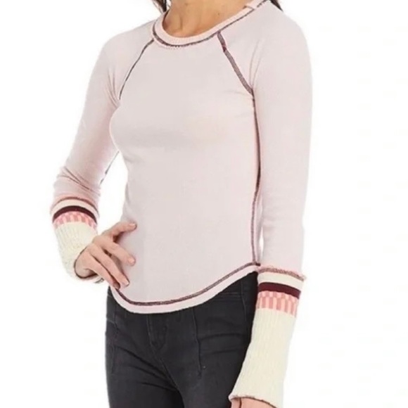 Free People She's Reversible Waffle Knit Nordic Cuff Top in Dreamt Kiss Pink XS - Picture 5 of 14